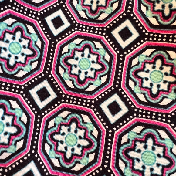 Darling Crown and Ivy  patterned shorts 8p - Picture 6 of 9